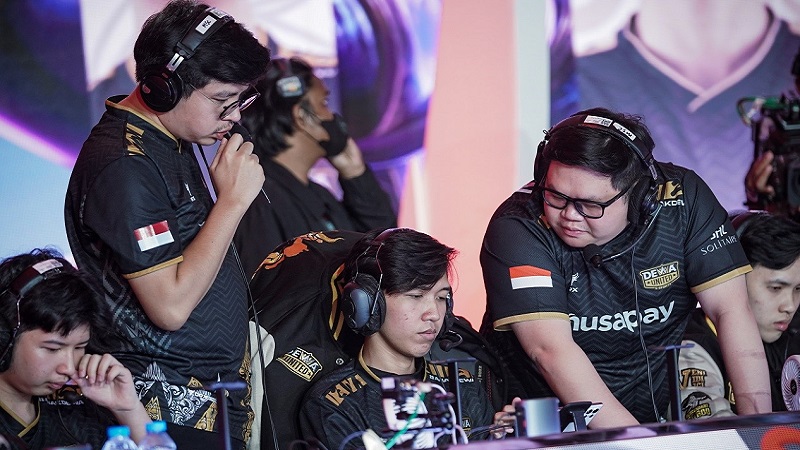 Coach Dari Dewa United Esports Tidak Ingin Remehkan Geek Fam Pada Playoff MPL ID S12